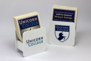 Stojánky na tácky - Unicorn College